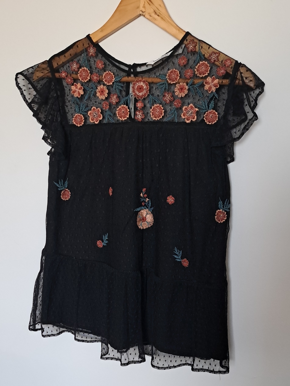 EUC Zara Embroidered Flowy Black Blouse